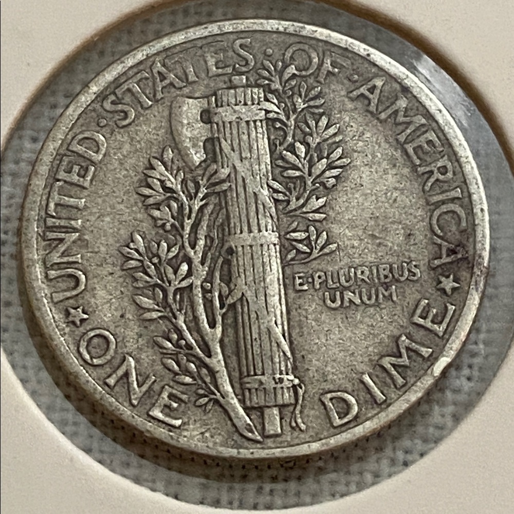 1942 Liberty Mercury Dime Coin - Picture 3 of 3